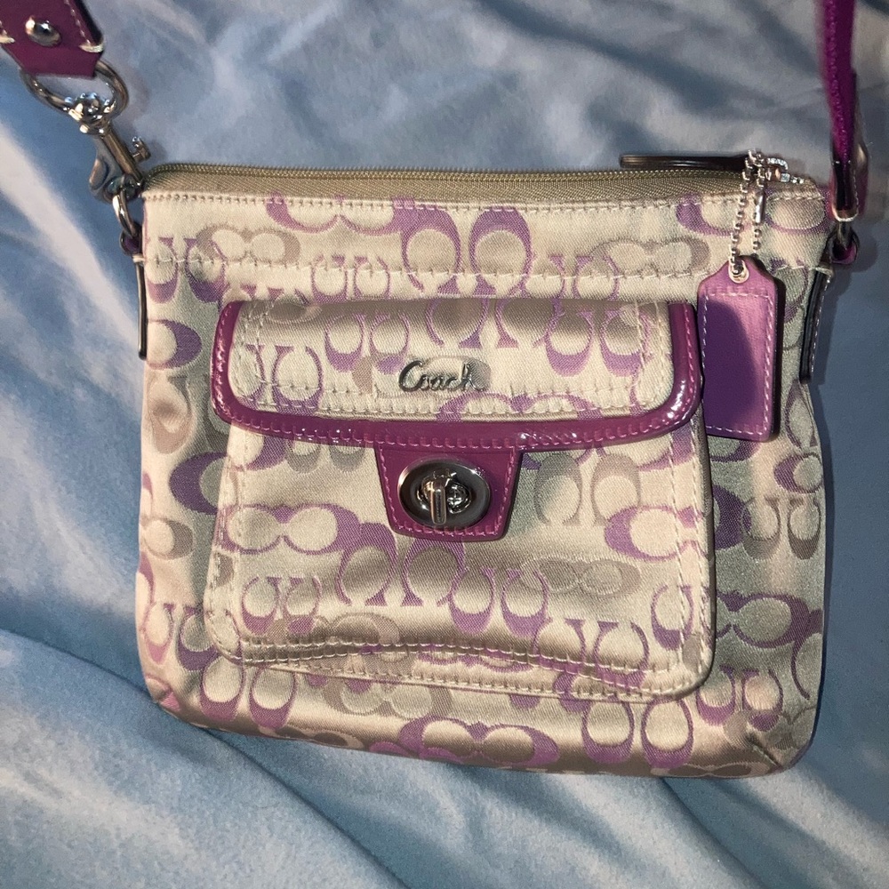 Coach Lavender Signature Crossbody with Magenta Strap - Picture 9 of 9